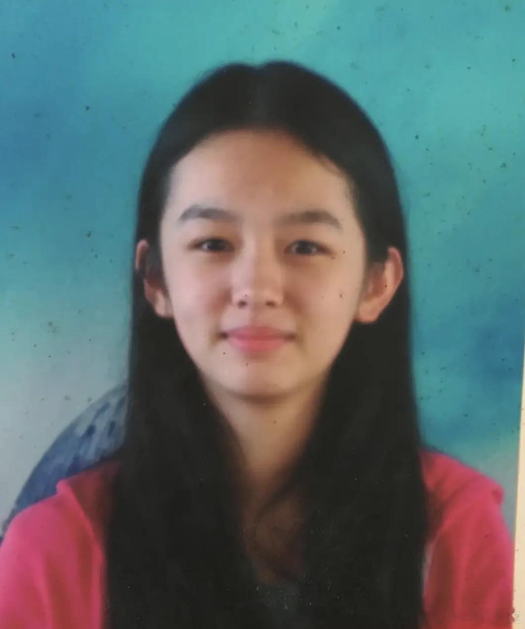 也子高中还像小孩张婧仪高中已经有星味儿了 ​​​