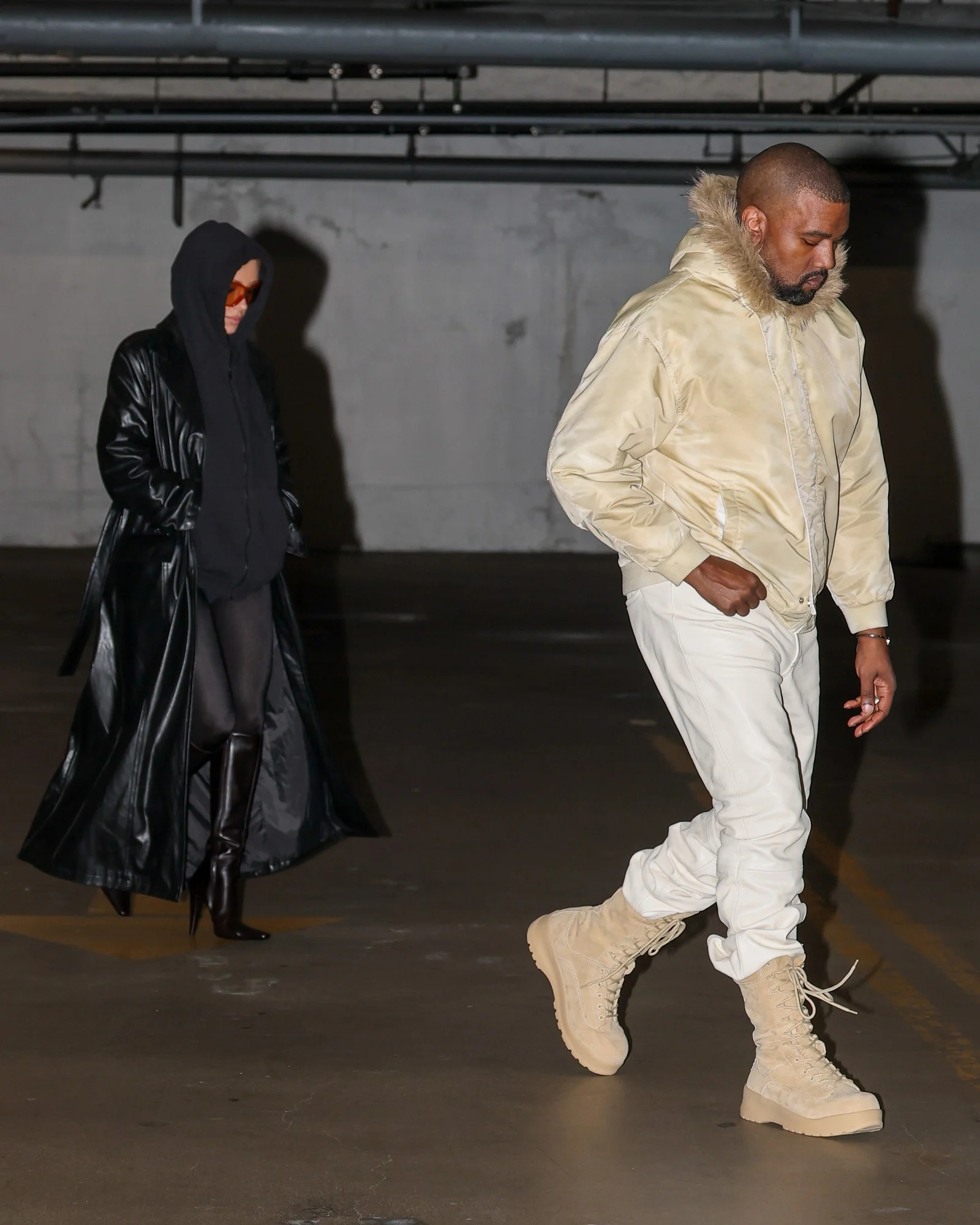 Kanye West和妻子Bianca Censori 5日洛杉矶外出看电影 ​