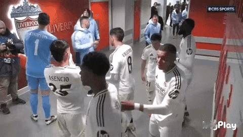 网友：姆巴佩，真不配，去了皇马要作废[捂脸][捂脸][捂脸]


镜头曝光的皇马