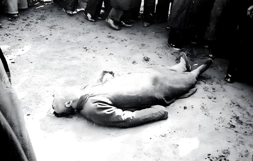 1947年12月1日上午，殷汝耕行刑的日子。
行刑之前，检察官问他，除了写遗嘱，