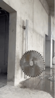 请叫我：
拆墙小能手