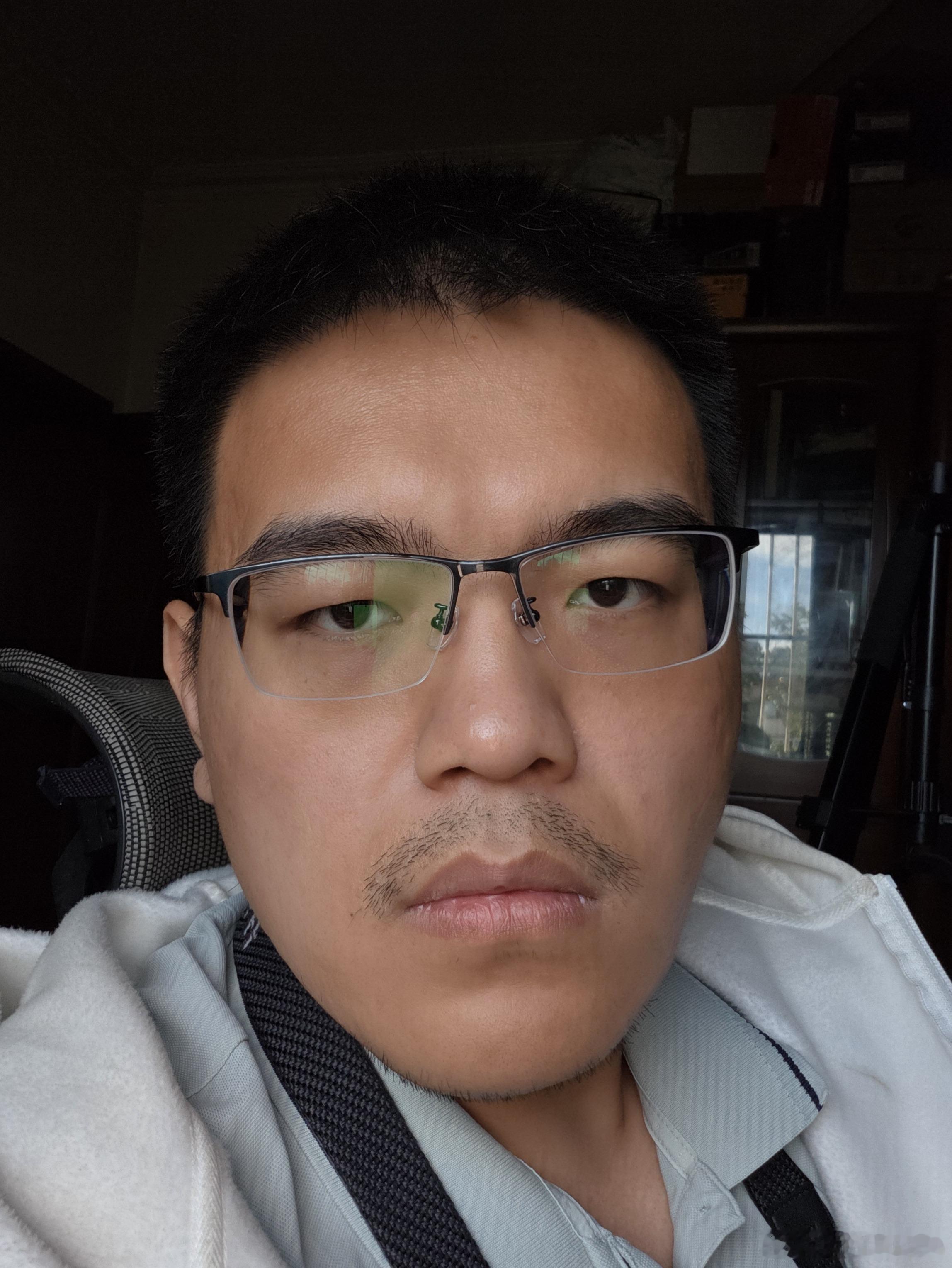 眼镜掉了湖里一周才得空去配，选来选去最后还是选了以前的款式