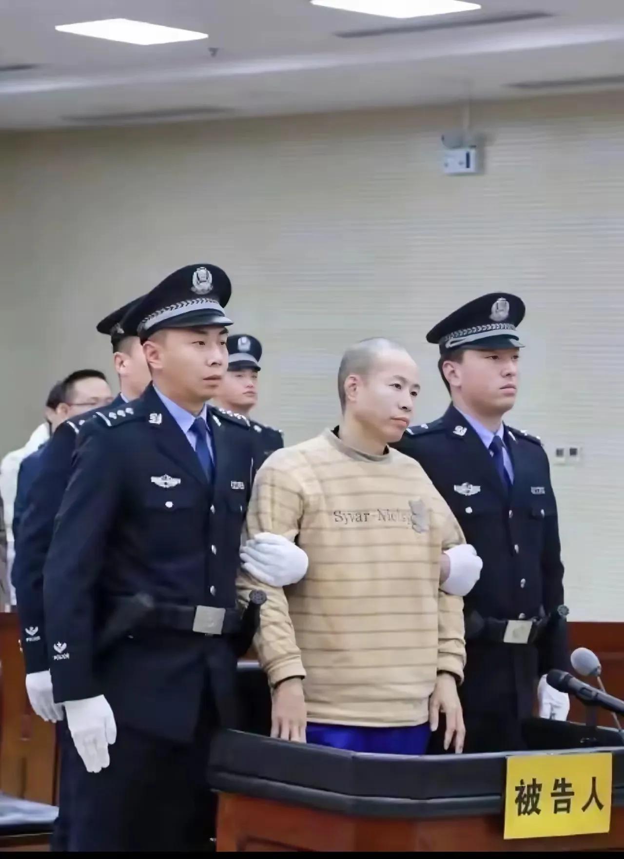 一个庭外和解的小案子。硬给整出了俩条人命。关于本案，社会各界应该好好反思啦！