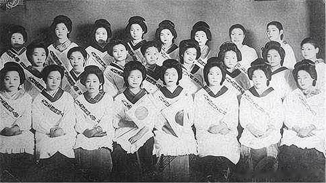 1918年，第一批日本所谓的“女子挺身队”，也就是历史上臭名昭著的“慰安妇”的前