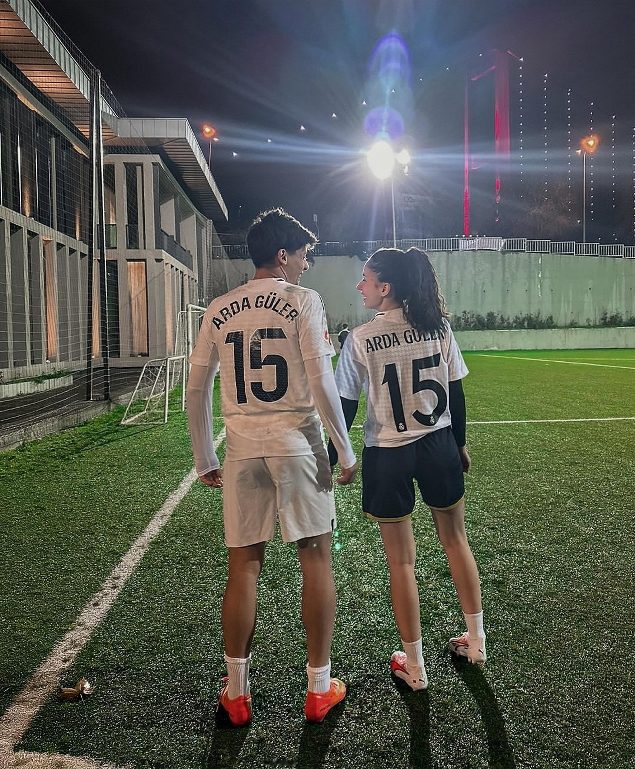 居莱尔和他的女朋友。🤍halamadrid ​​​