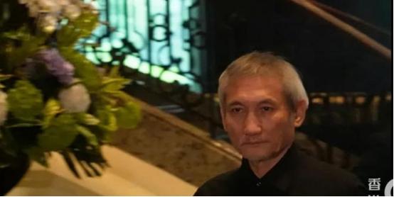 8月2日，唐鹤德到香港参加施南生的追悼会，67岁的他胖了也老了，走路弯腰驼背，有