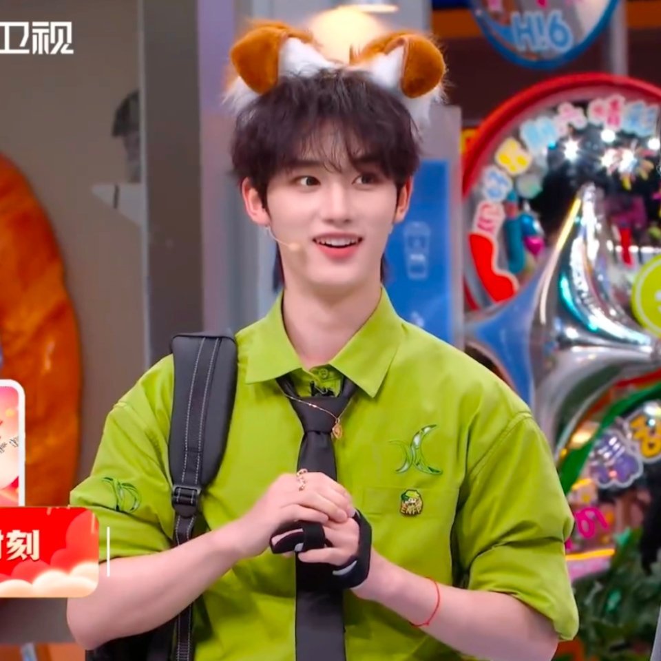 www小狗狗小狗狗耳朵还在动捏 
