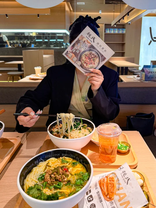 “大连排队王”诚不欺我🍜保定首家终于吃到了