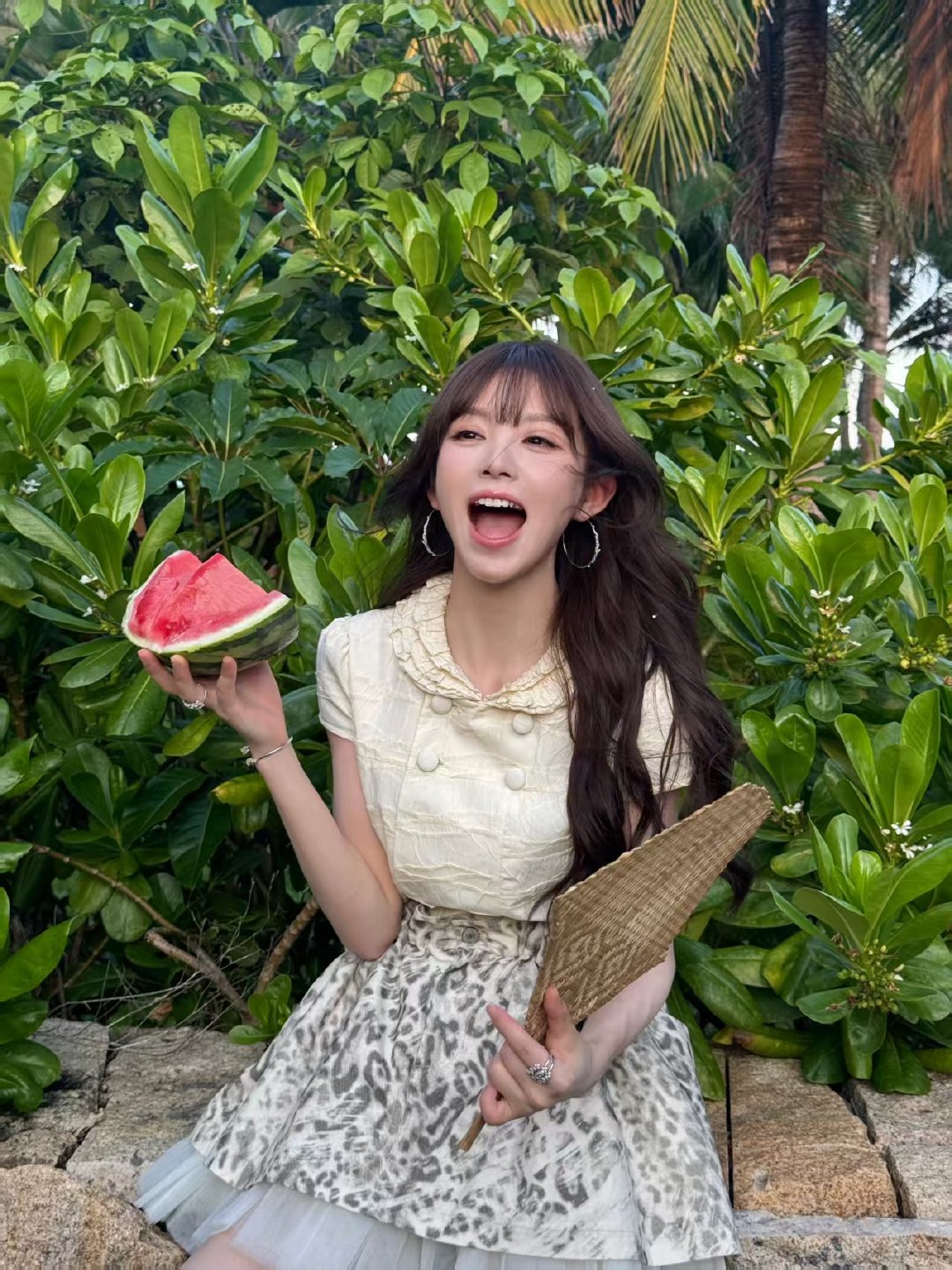 田曦薇吃西瓜头像田曦薇夏日星光田曦薇夏日星光！ 