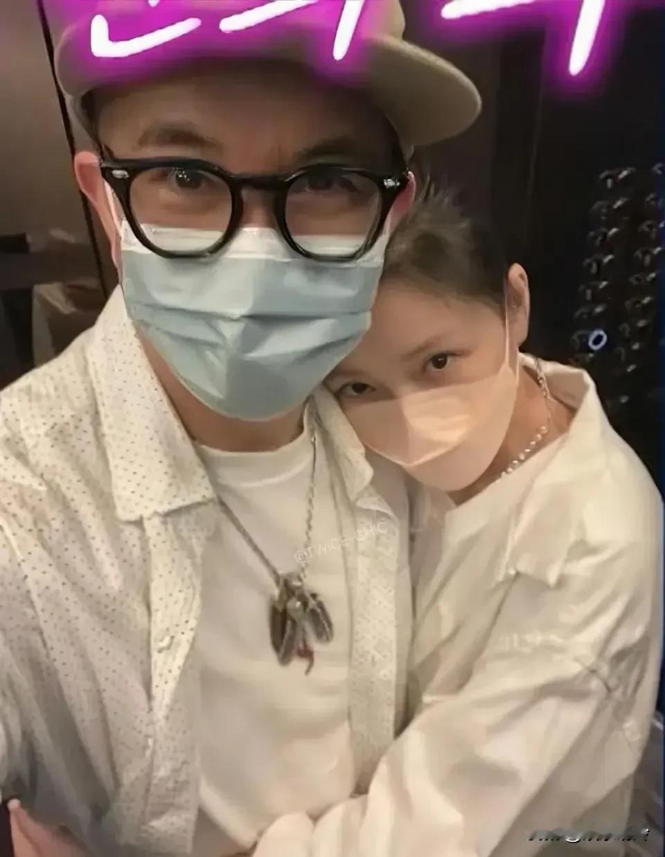 大S这是穷疯了啊！汪小菲和张兰寄衣服给孩子，大S却联系汪小菲要税金，还表示如果汪