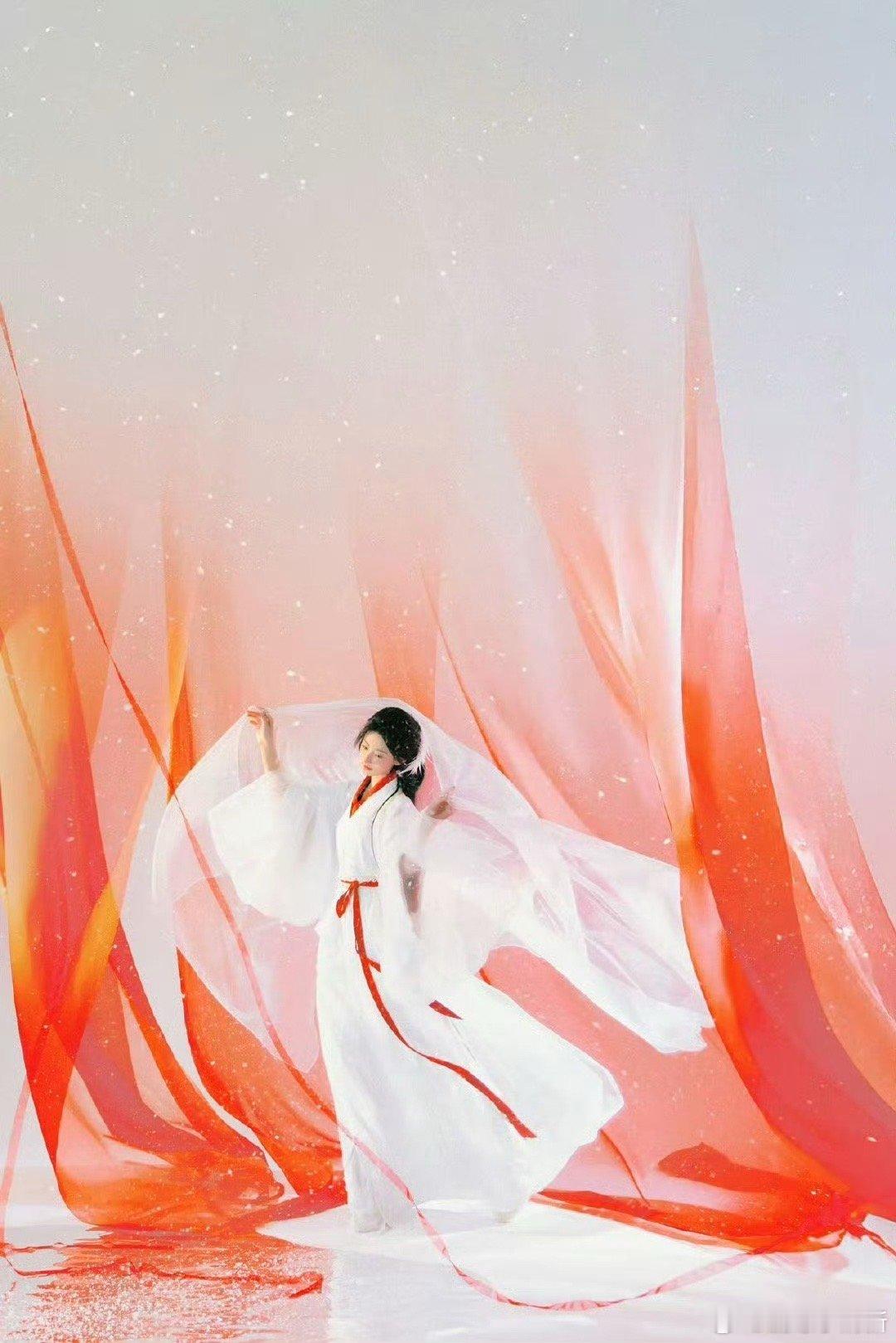 杨雨潼下雪了 看完杨雨潼的雪景vlog，满脑子都是白鹤淮的身影。她把小神医的气质