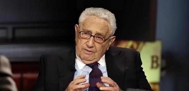 世界各个国家开始意识到，中国工业没法复制，原因就在重工业

各国尝试复制中国制造