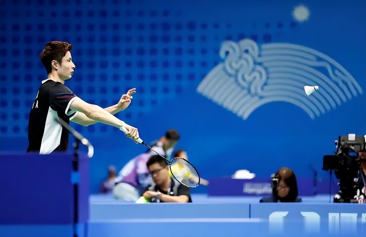 2-0！石宇奇一雪前耻，复仇中国台北名将，下轮中日一哥巅峰对决
石宇奇在亚运会上