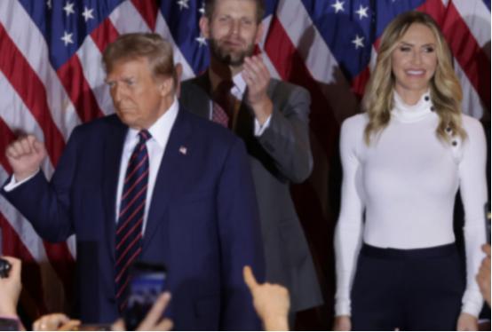 全世界都在盯着特朗普下月中旬的访华行程，结果美国那边突然放出一个大消息，直接引爆