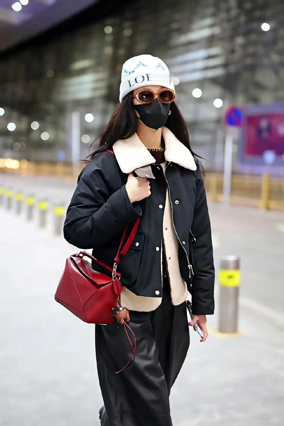 陈都灵出发南京参加活动，期待嘟嘟的点灯仪式