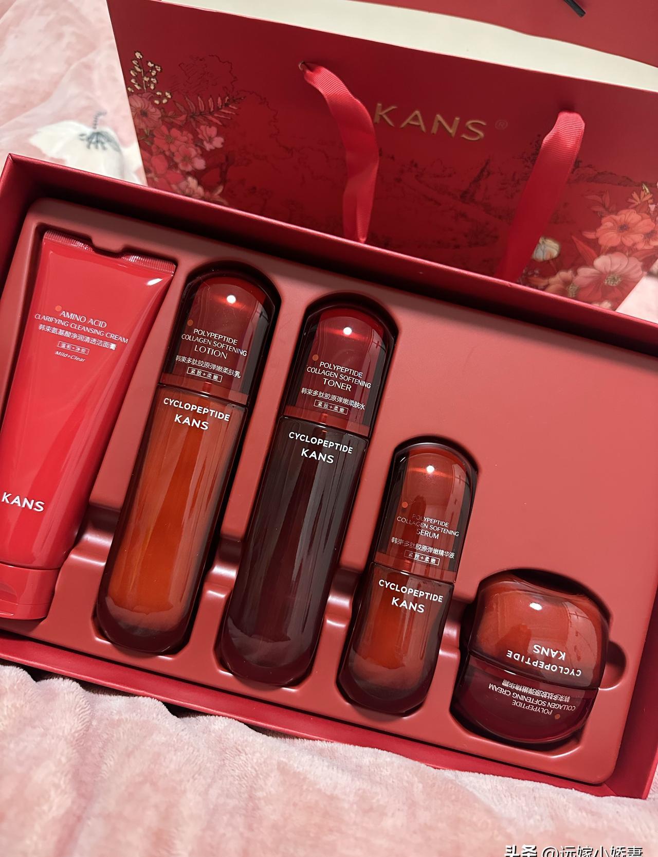 婆婆突然送我一套5000块的化妆品，我当场愣住！
你们猜怎么着？
这根本不是她买