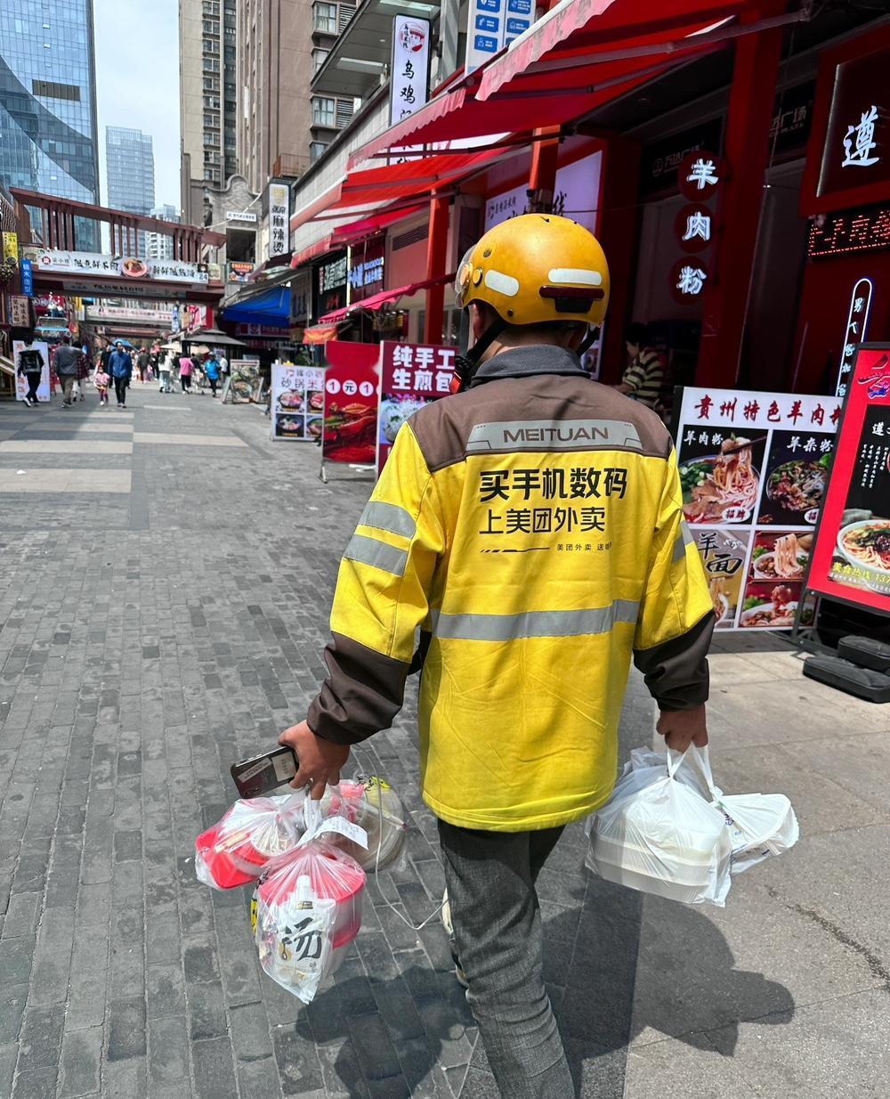 手机里的外卖软件比社交软件还熟吧。

不是懒得出门，实在是打工人哪有那么多时间折