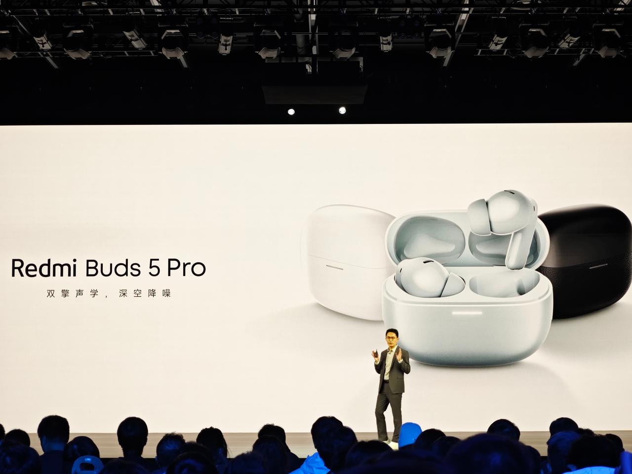 Redmi Pro的耳机综合素质是可以的，我觉得挺超值。