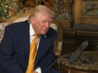 【🎅特朗普在其第二个任期内首次接听了孩子们的电话，回答了有关圣诞老人行踪的问题