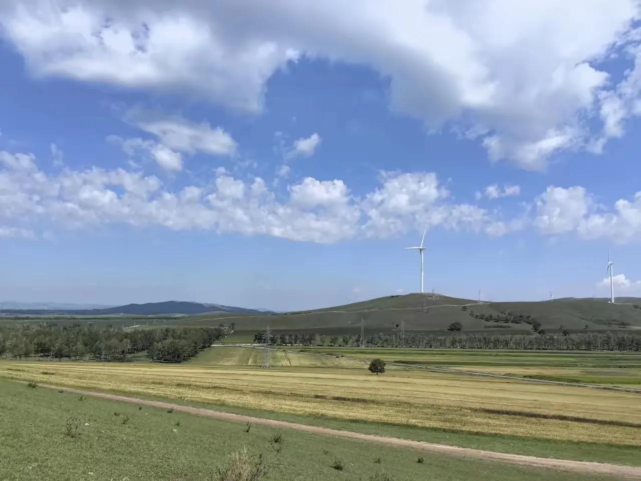 欧洲的第一桶金不是来自工业革命，而是来自对南美洲的烧杀抢掠，他们美其名曰大航海，