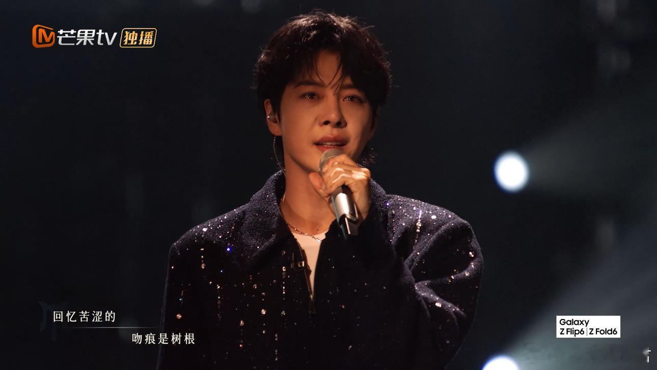 #徐海乔唱年轮# 这也太好听了吧，感觉徐海乔的这个嗓音真的绝了，而且这一次的披荆