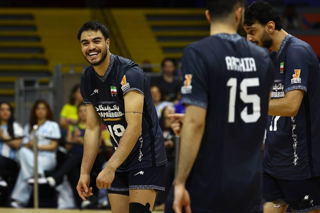 [话筒]-【2026年世界男排联赛(VNL)分站赛第一周】
伊朗🇮🇷3-0零