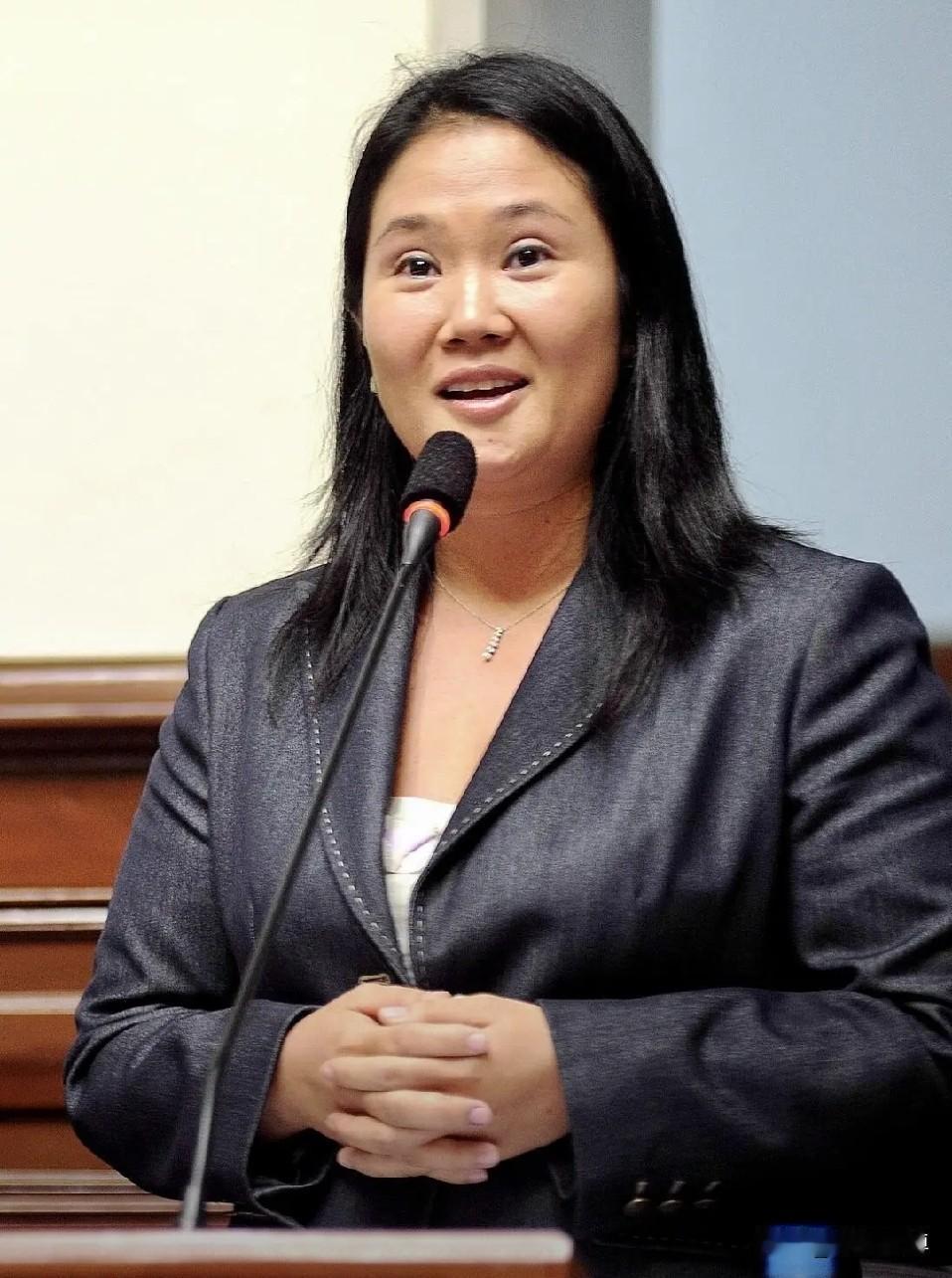 清楚地记得当年秘鲁总统藤森因为贪污被判了25年徒刑，现在他的女儿又当上了秘鲁总统