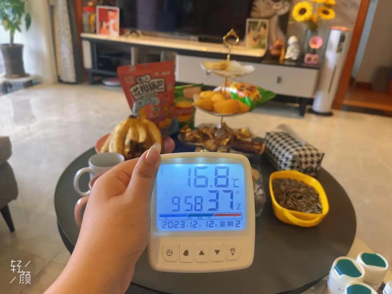 发现个有趣的问题，由各小区自主供暖的时候，一个小区比一个小区暖气热，冬季家家热得