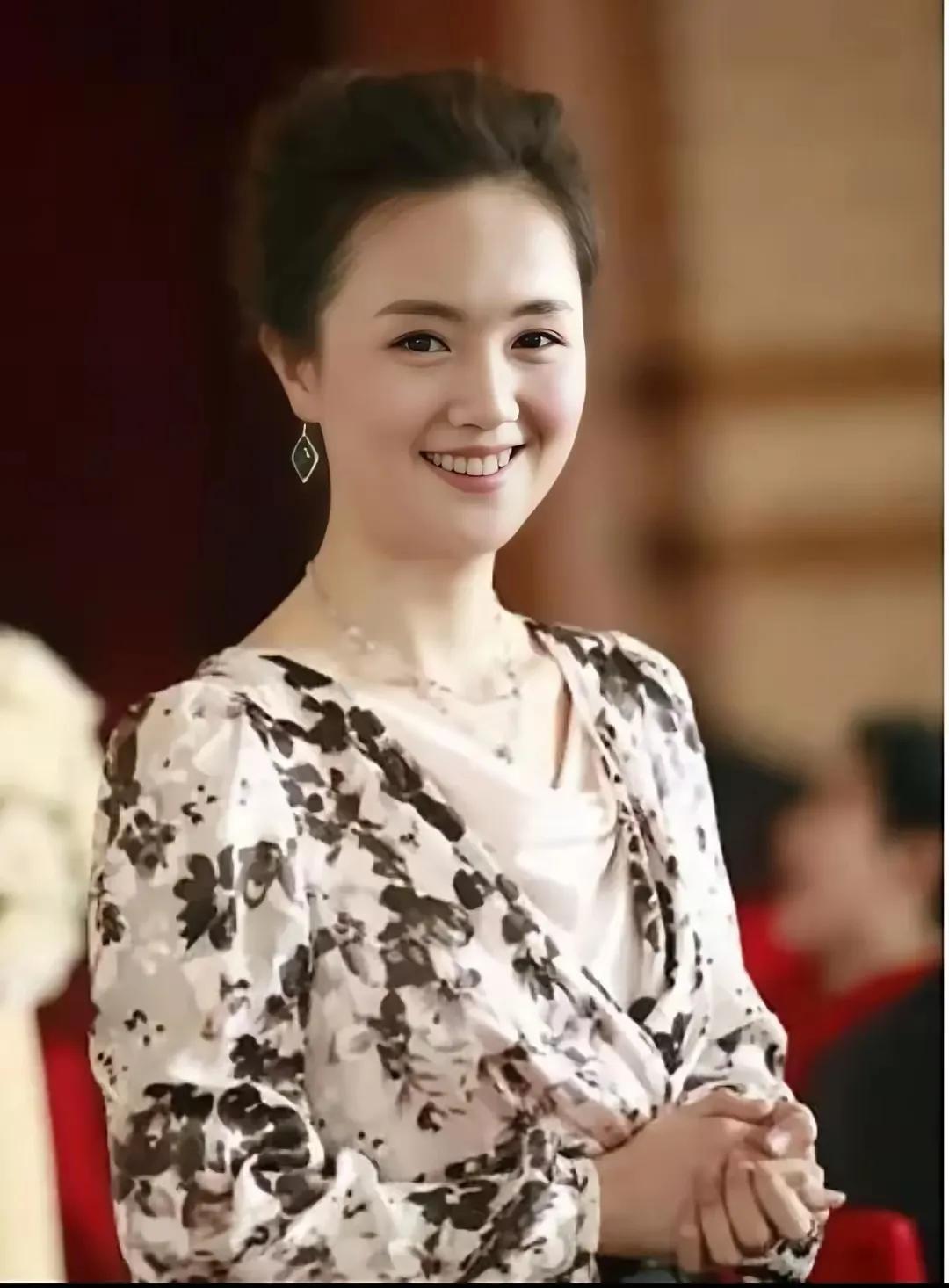 朱媛媛遗憾的离开我们了，
但是她却赢麻了！

不是因为她长的漂亮，也不是因为她性