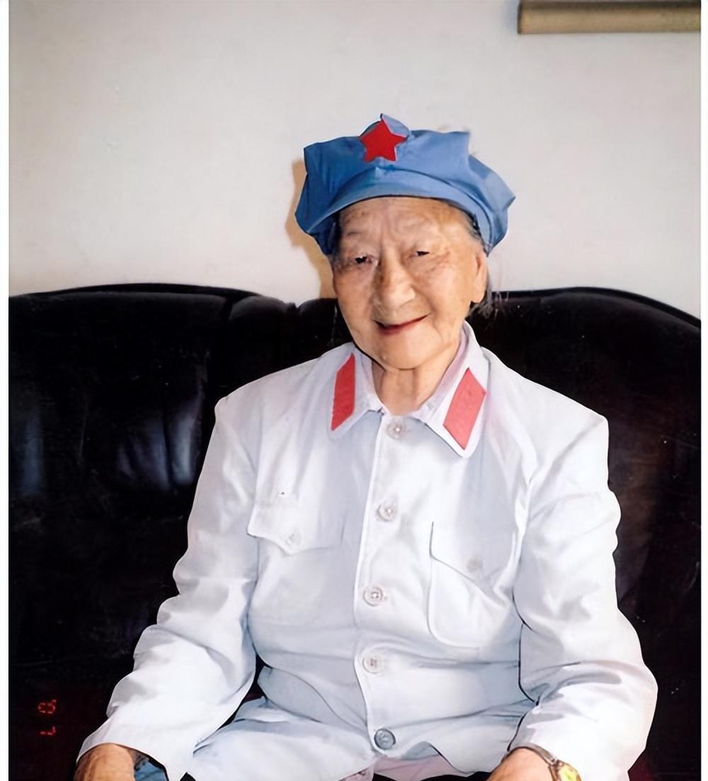 红军女团长王泉媛：战火分离四十七载，暮年重逢，昔日爱人已是副国级
 
故事的主人