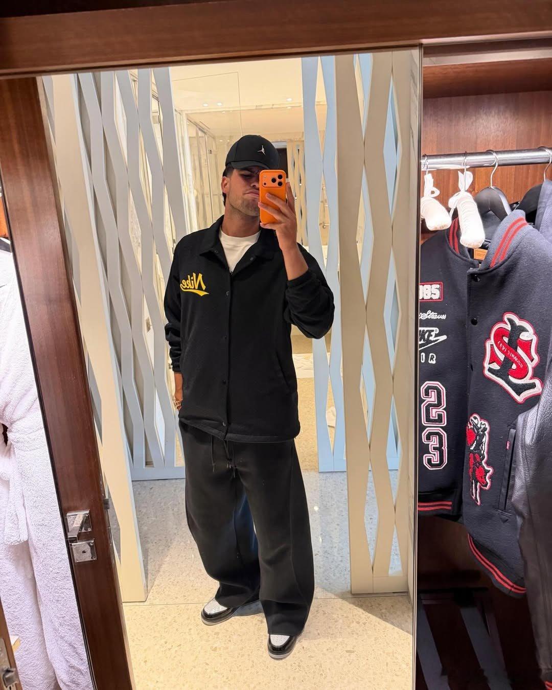 这个自拍阿卡如果在本周巴塞罗那夺冠将超过辛纳，重返世界第一！“我和辛纳为世界第一