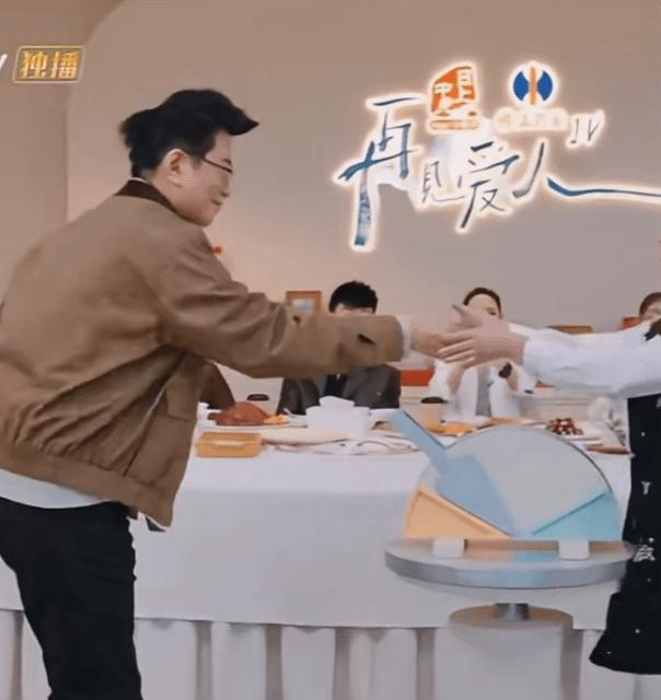 麦琳瘦了13斤  再见爱人[超话]  黄执中还是没有原谅麦琳 
