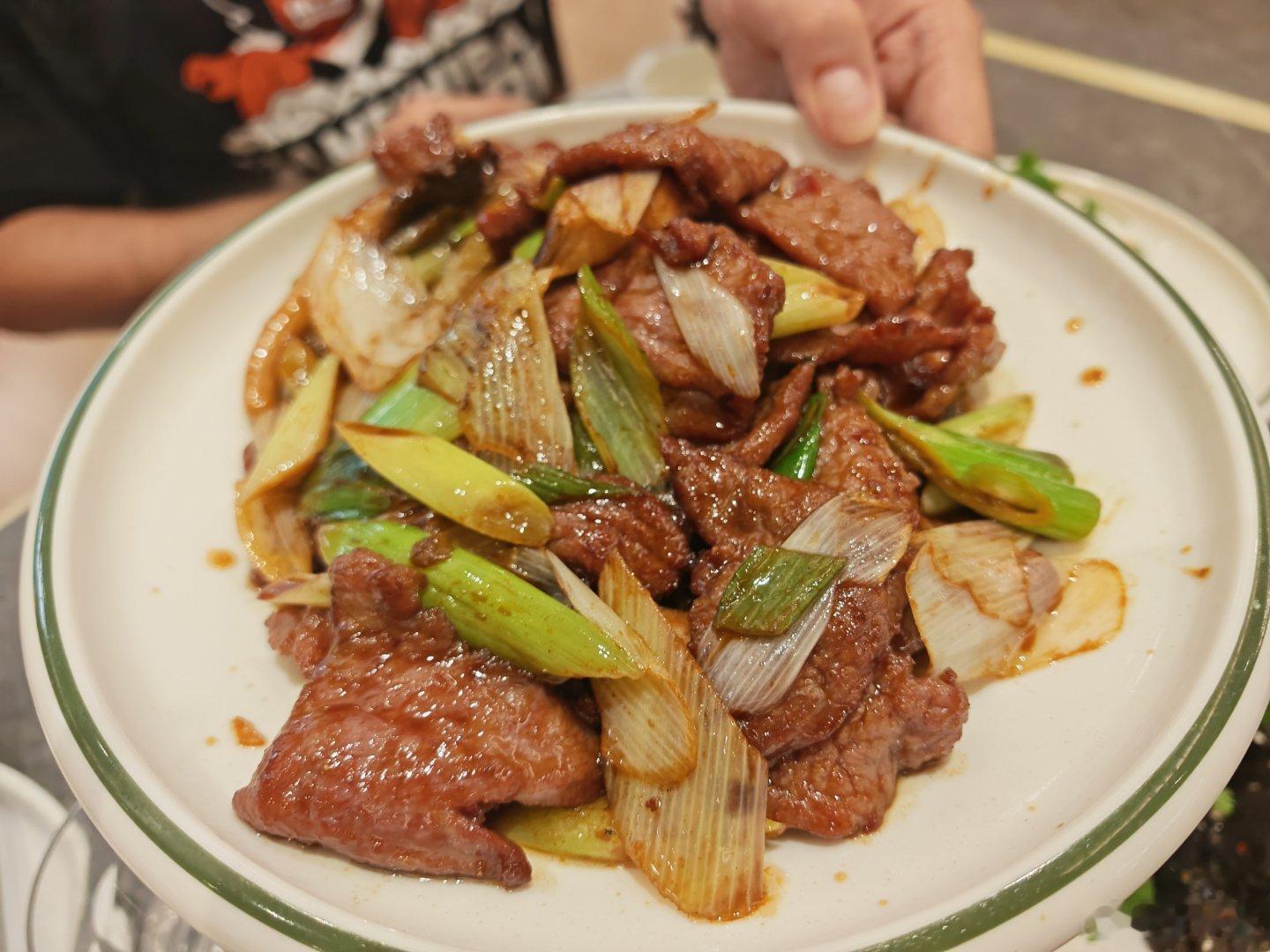 新队友来我们这队有好一阵子了感觉还没有好好跟他吃一顿饭正好今天全队都上班了择日不