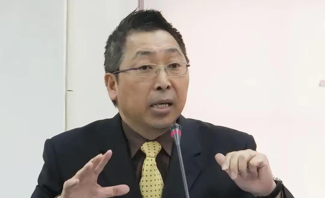 当下台海局势暗流涌动，岛内不少人被绿营的谎言裹挟，陷入错乱的认知误区。

就在近
