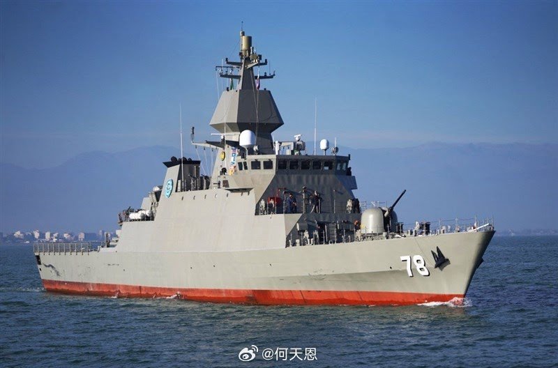 重大消息：美国海军潜艇在斯里兰卡附近对伊朗海军护卫舰“德纳”号发动攻击并将其击沉