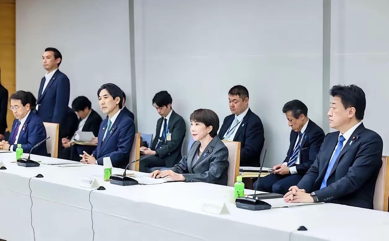 不接待，日本访华了
5月11日，一个由30多名日本企业高管组成的考察团悄悄到了中