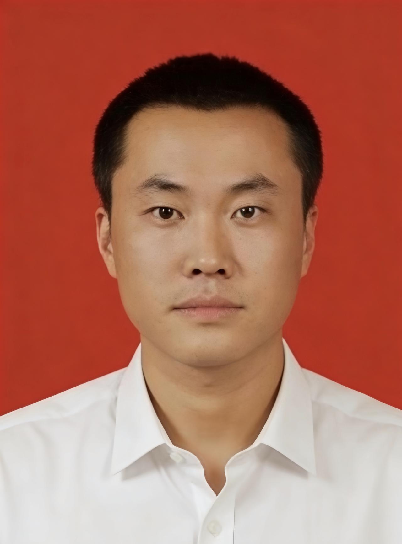 2014年7月6日，张磊和几个朋友在乾县大北沟水库钓鱼时，发现离岸边三十多米的水