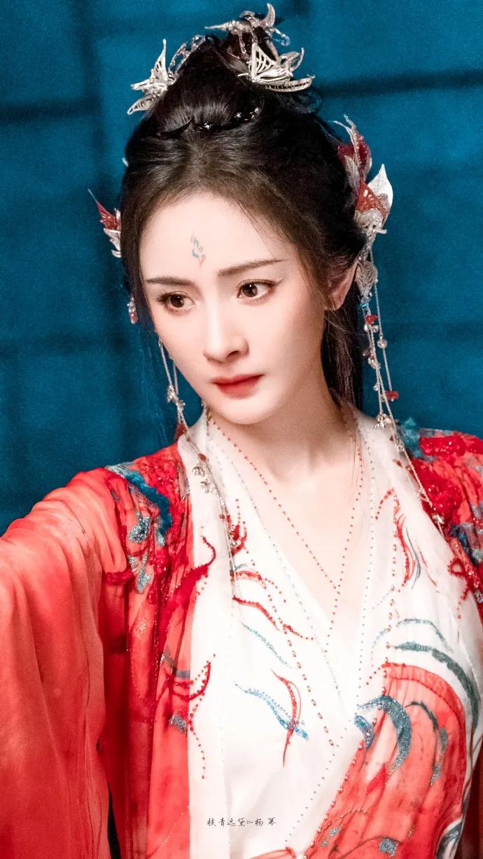 #杨幂你们喜欢吗？##杨幂漂亮吗# #杨幂美照合集# #杨幂会嫁给谁呢#