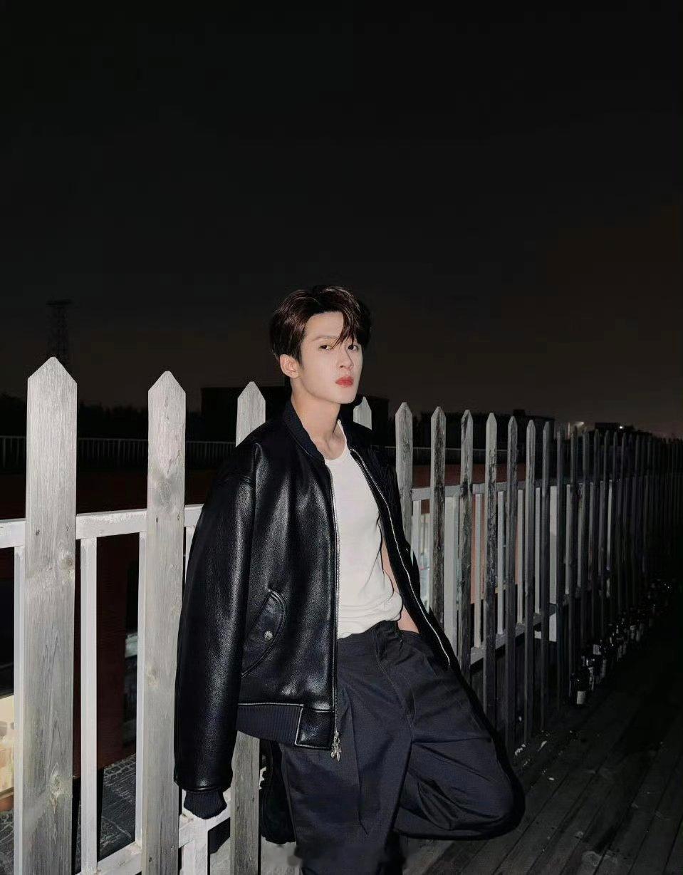 檀健次ins更新，这又是新歌吗