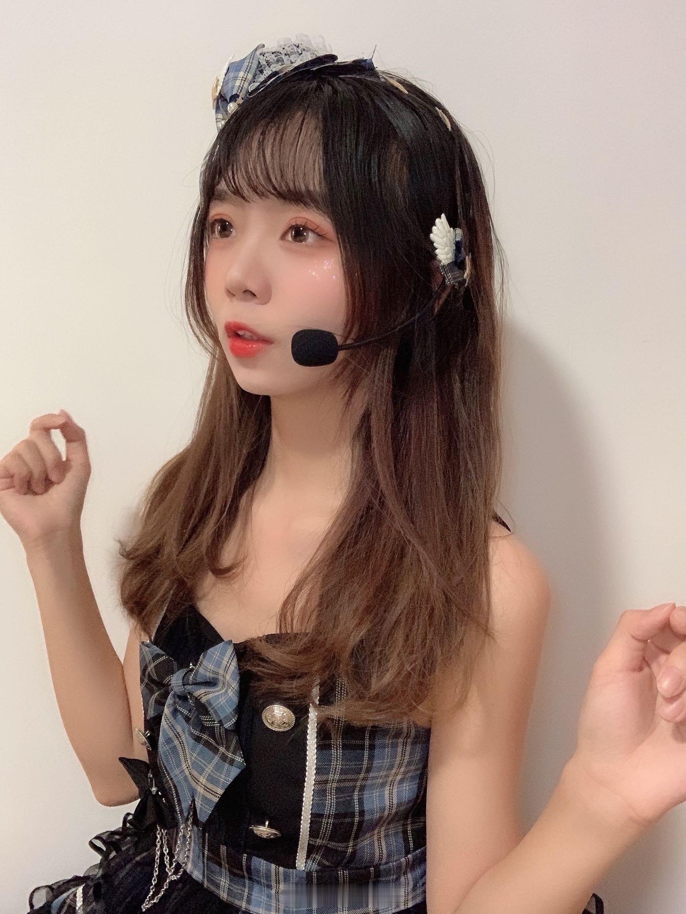 最近可能见不了面噢 会想我吗[委屈] ​​​