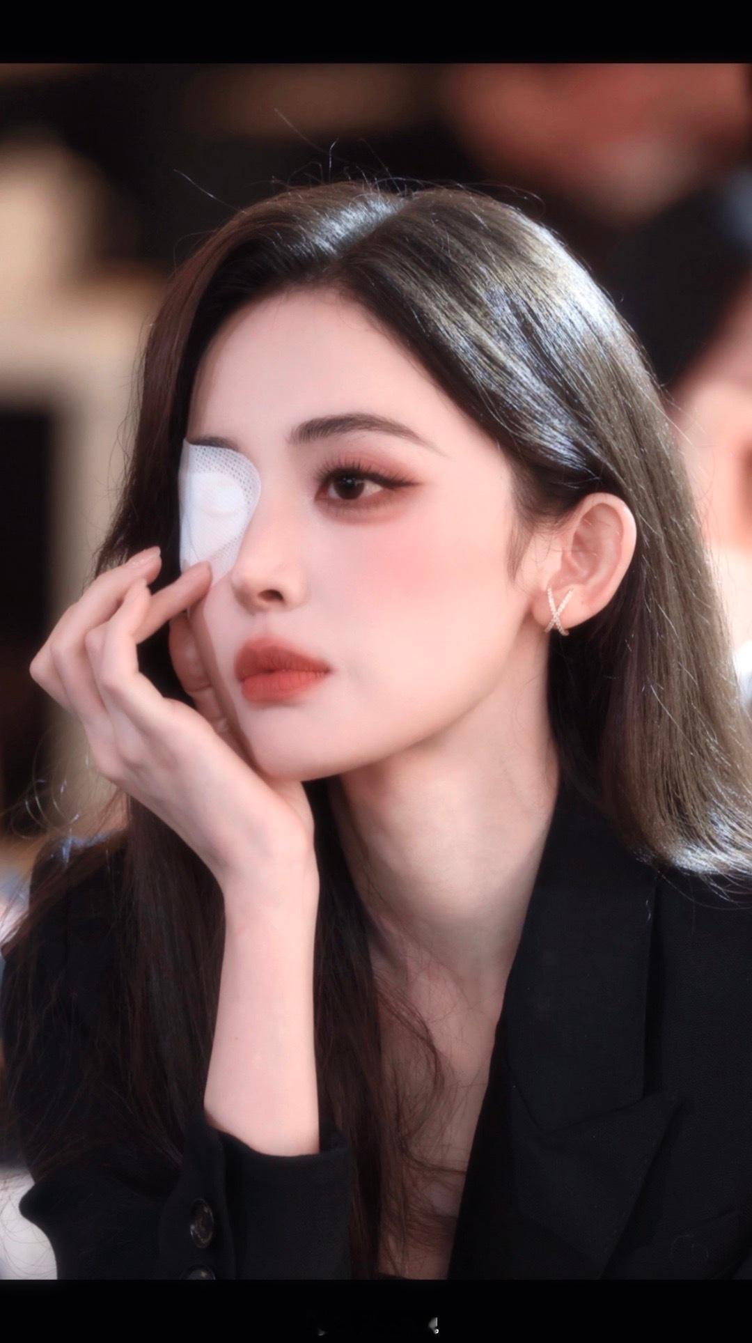娜扎，轻点帅...