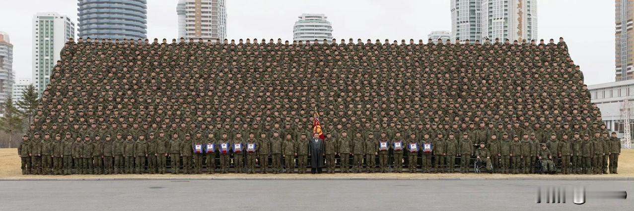 🇰🇵KCNA：🇰🇵赴海外作战区的朝鲜第 528 工兵团从库尔斯克回国，举