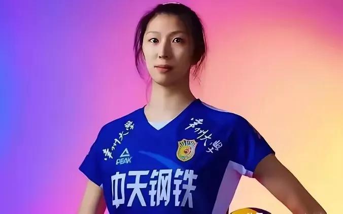 中国女排新阵容引关注！李盈盈、王媛媛、龚翔宇等实力战将稳坐席位，袁心玥也备受期待