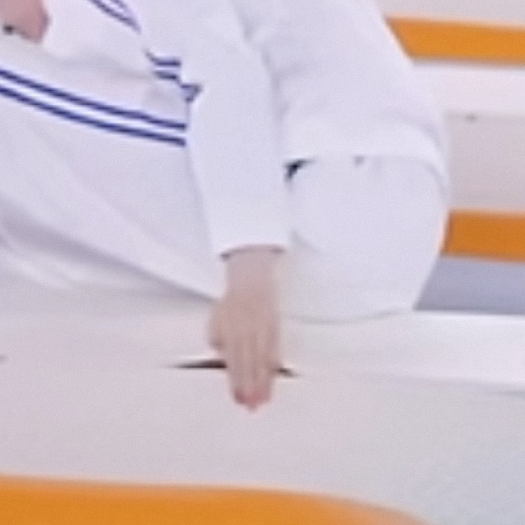 手立下大功 
