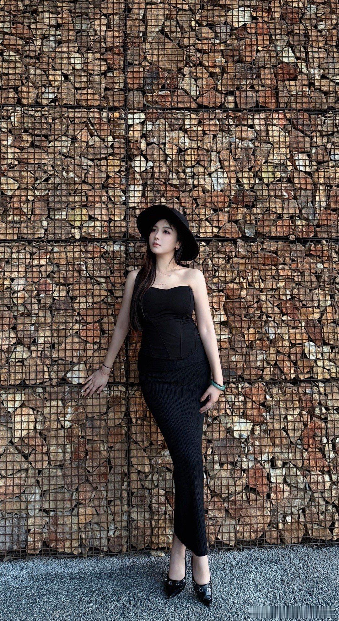 围着我转就行了 你哪有那么多自己的事要做 