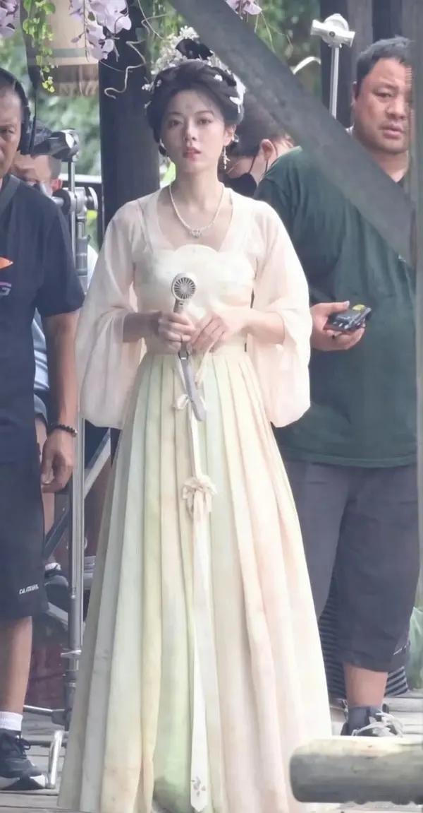 乐子｜女肥贼来了 