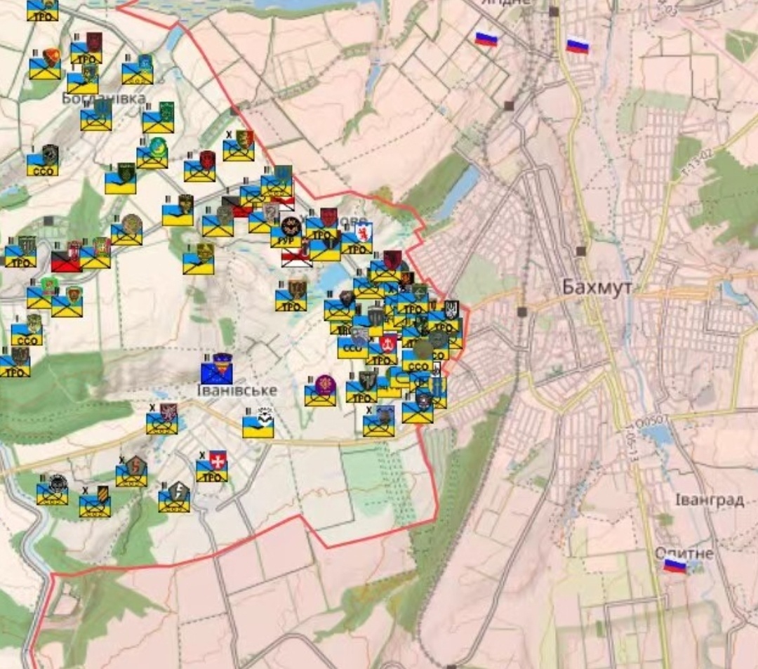 #俄乌局势新进展# 最近乌克兰在阿特木斯克集中了很多部队，一股要大举进攻的姿态…