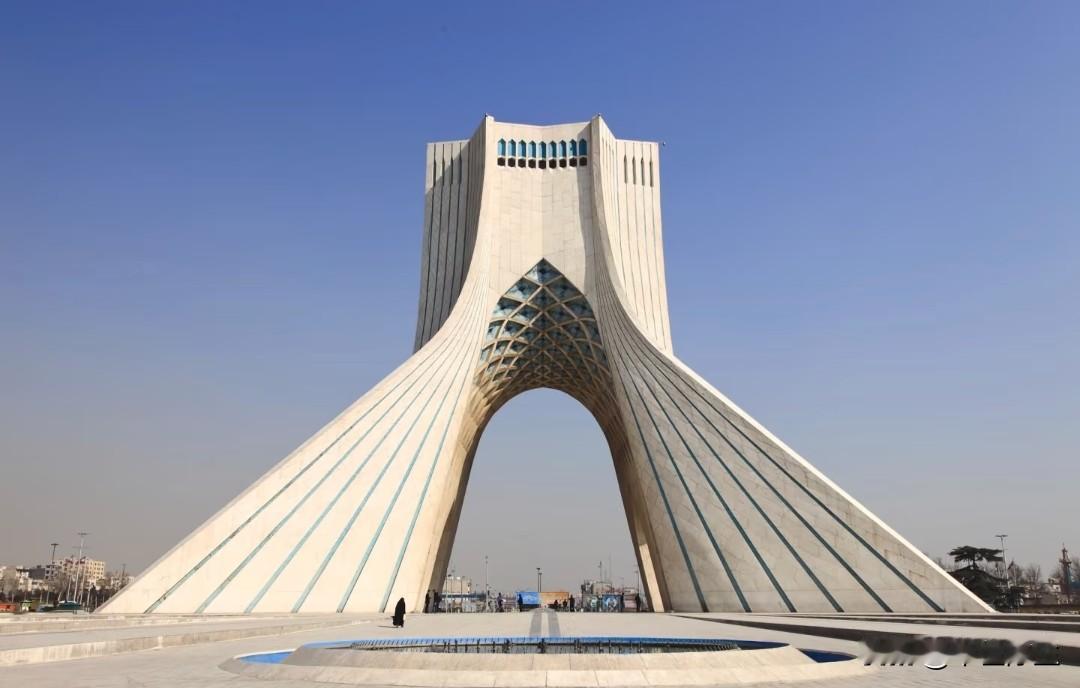 伊朗伊斯兰共和国航空公司4月21日宣布，4月22日起恢复国内航班运营 。这是伊朗