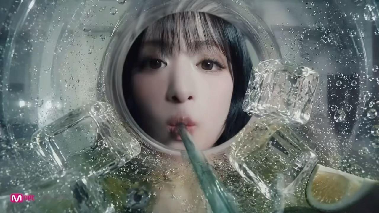 我看到郑雅贤每个单人镜头be like： 
