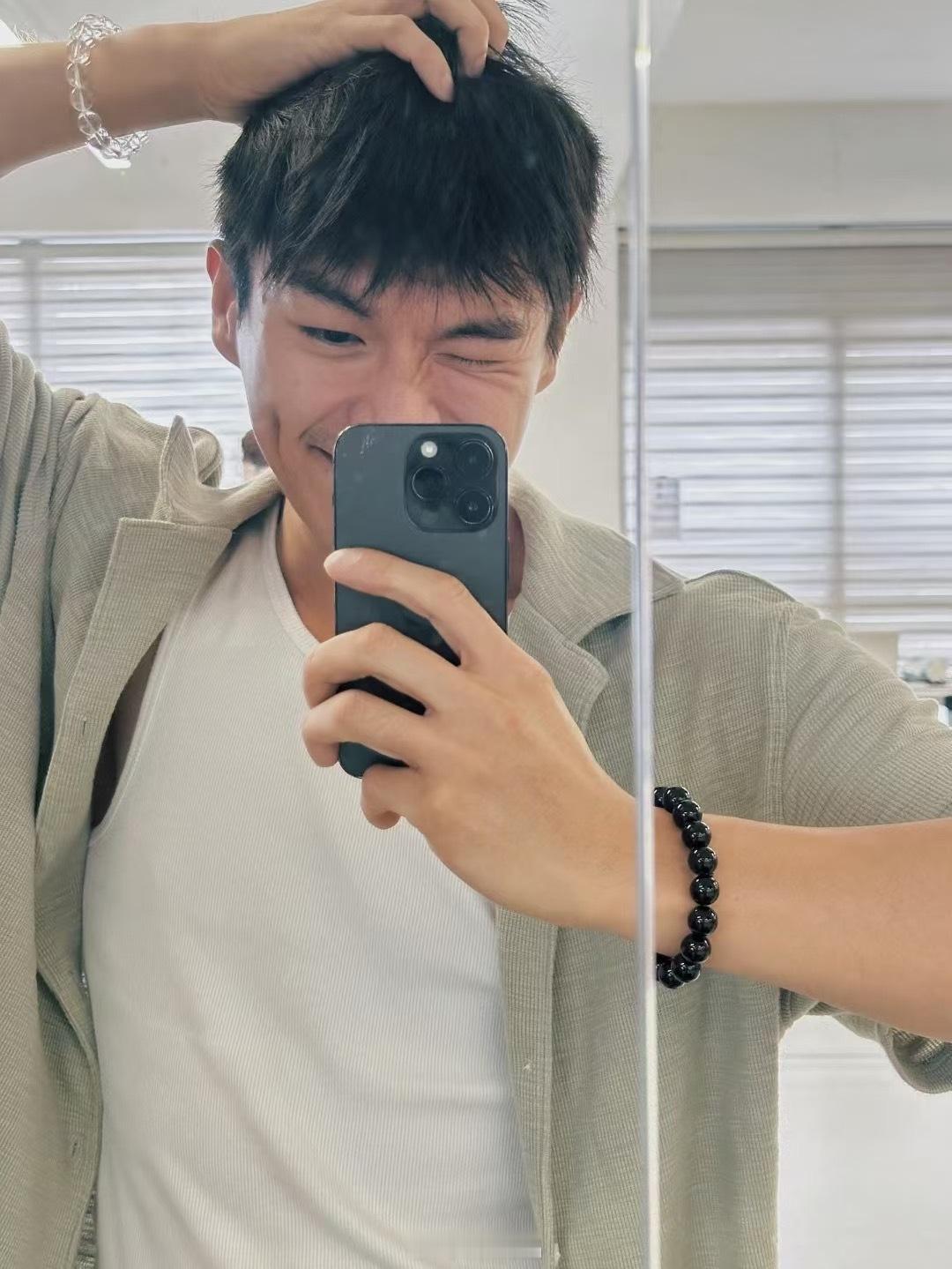 柯炜林确诊肺腺癌第四期柯炜林 香港男演员柯炜林，在自己的社交平台，公布自己确诊肺